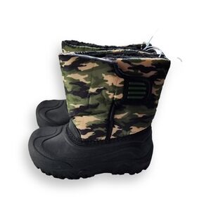 Black/Camo Snow Boots, Kid's 10